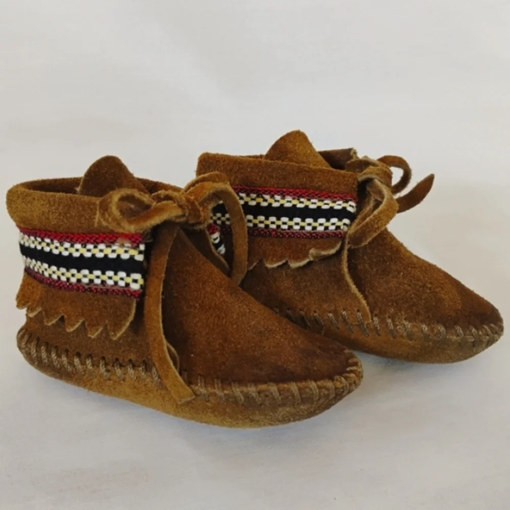 MinneTonka Braid Bootie Babys & Infants Brown Suede Kids Moccasins Padded Insole